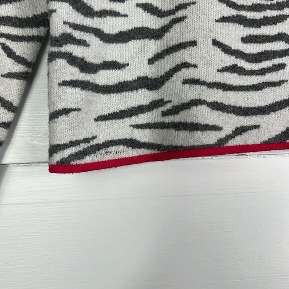 Anthropologie Mock Neck Gray Zebra Print Sweater Size Small - Picture 16 of 16
